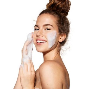 img-title Jangan Sampai Salah Pilih! Ini Rekomendasi Produk Skincare yang Cocok Bagi Remaja