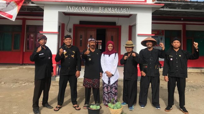 Desa Sukaslamet, Indramayu, Jawa Barat mampu memproduksi beras hingga 3.000 ton tiap kali panen besar karena punya 750 hektare sawah tadah hujan.