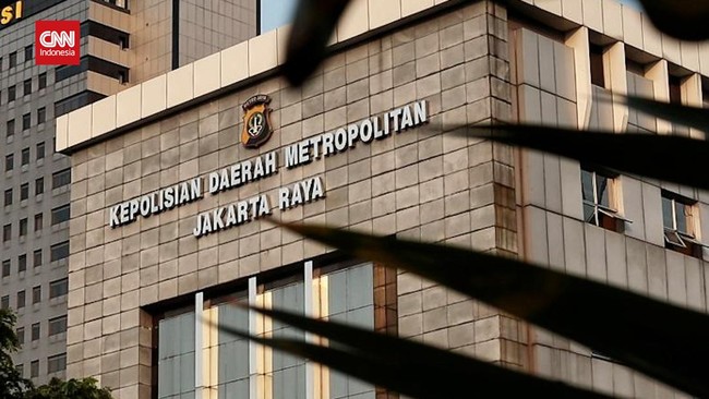 Juru kamera Kompas TV, Janivan Prapta resmi membuat laporan ke Polda Metro Jaya terkait aksi pemukulan yang dialaminya saat keributan di acara GMPG di Senayan.