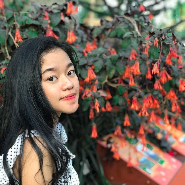 <p>Bunda masih ingat dengan Ummi Quary? Mantan aktris cilik ini pernah menjadi pemain<em> Lenong Bocah,</em> Bunda. (Foto: Instagram @ummi_quary)</p>