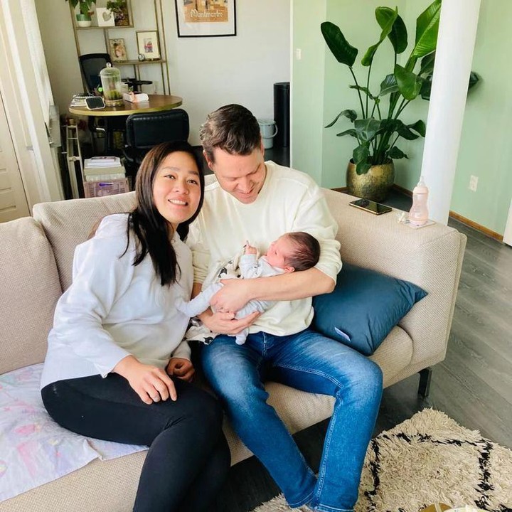 <p>Saat ini Gracia Indri dan suami bulenya masih menetap di Belanda dan berencana membesarkan baby Nova di sana. Keluarga kecilnya terlihat hangat dan harmonis, ya? (Foto: Instagram @graciaz14)</p>