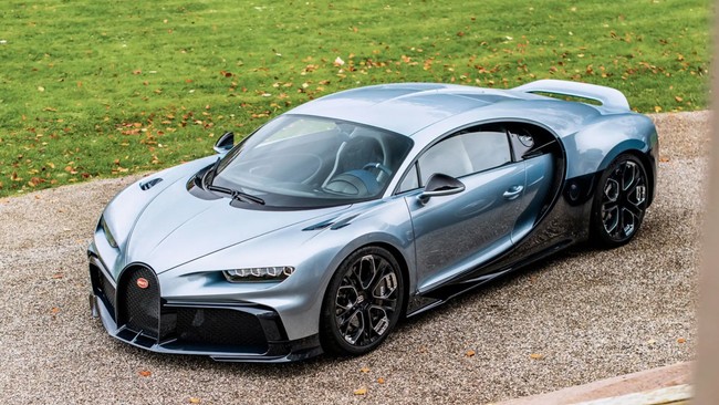 Balai lelang RM Sotheby menjual mobil baru Bugatti Chiron Profilee dengan nilai fantastis Rp160 miliaran yang menjadikannya rekor termahal.
