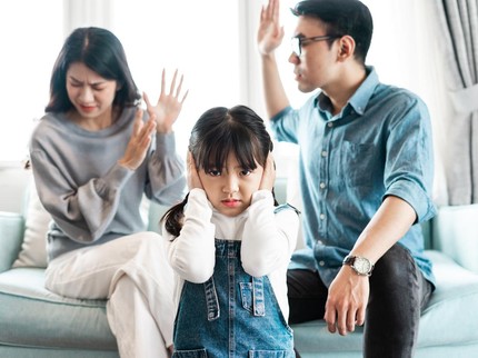7 Dampak Psikologis Anak Melihat KDRT dalam Keluarga yang Jarang Disadari