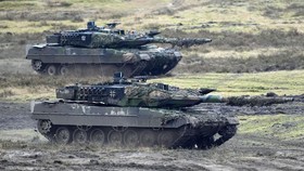 img-title Tank Inggris-Jerman Tiba di Ukraina, Siap Gilas Rusia usai Isu Nuklir?