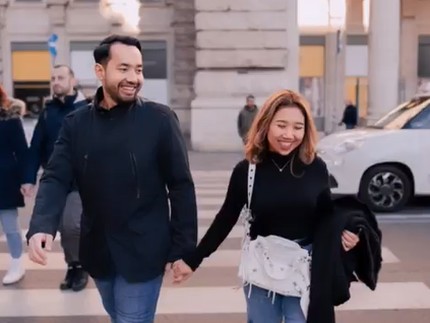5 Potret Kiky Saputri dan Suami Bulan Madu di Italia, Romantis Banget Bun