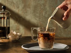 Minum Kopi Campur Susu Berkhasiat Ganda, Ini Kata Ahli