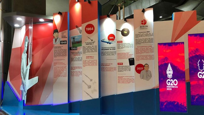 Misteri Hilangnya Jejak Habibie dari Lini Masa Iptek di Markas BRIN Tak ada nama Habibie dari panel lini masa sejarah riset dan inovasi RI di kantor pusat BRIN. Ada apa memangnya rezim BRIN dengan penggagas pesawat N-250 ini?