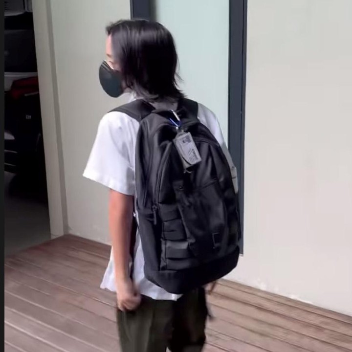 <p>Noah Sinclair kini tengah beranjak remaja, Bunda. Putra semata wayang Bunga Citra Lestari (BCL) dan almarhum Ashraf Sinclair tersebut sudah menjadi siswa SMP.(Foto: Instagram @bclsinclair) <br /><br /><br /></p>
