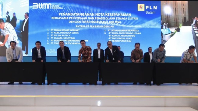 PLN melalui anak usahanya, PLN Batam, menandatangani MoU Kerja Sama Penyediaan dan Pengelolaan Tenaga Listrik dengan 8 perusahaan.