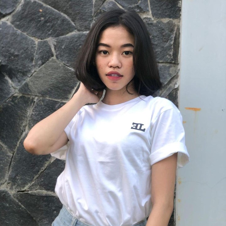 <p>Ummi Quary kini aktif sebagai TikTokers, Bunda. Ia sering membuat berbagai unggahan video di media sosial. mulai dari tutorial makeup hingga konten komedi.  (Foto: Instagram: @ummi_quary)</p>