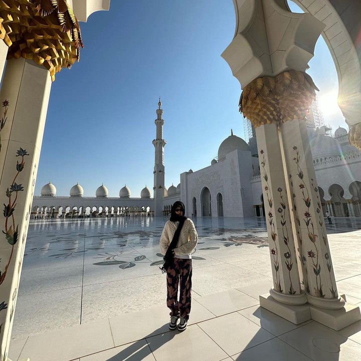 <p>"<em>The way she is respecful to Islam, I love her</em>," kata seorang netizen. "<em>I'm so proud of you, you are respecting</em>," ungkap netizen lain terharu. (Foto: Instagram: @jennierubyjane)</p>