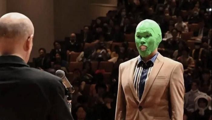 img-title Unik! Mahasiswa di Universitas Kyoto Diizinkan Berkreasi Pakai Baju Bebas dan Cosplay Saat Wisuda, Ini Potretnya!