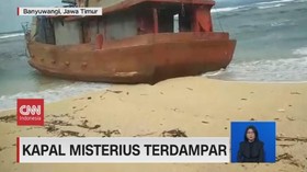 VIDEO: Kapal Misterius Terdampar