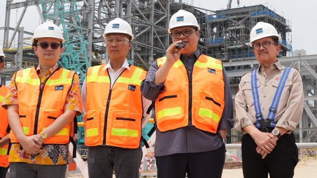 Airlangga Yakin Konstruksi Smelter Manyar Freeport Selesai Akhir 2023 Sangat mengapresiasi kerja keras PTFI dalam mengejar target konstruksi smelter Manyar kini telah mencapai 51,7 persen sesuai kurva-S yang disetujui pemerintah.