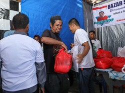 Relawan Sandiaga Uno Gelar Program Sembako Murah di Sumatera Barat