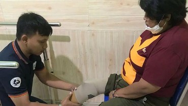 img-title Cerita Suti Karno Lepas Kaki Palsu