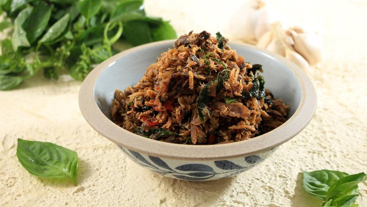 Pampis Tongkol, Manado  Traditional Menu Dish of Spicy Shredded Fish with Sweet Basil Kemangi