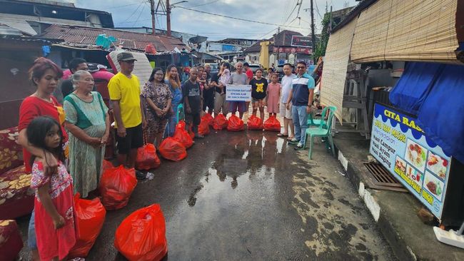 BRI Salurkan Bantuan Bagi Warga Terdampak Banjir di Manado