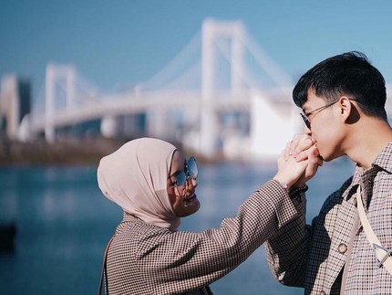 7 Potret Rey Mbayang Manjakan Dinda Hauw saat Hamil Tua, Bikin Meleleh Bun