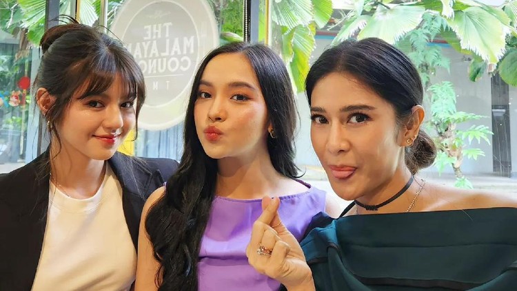 Dian Sastrowardoyo bersama Lyodra dan Vonny Felicia Dian Sastrowardoyo bersama Lyodra dan Vonny Felicia