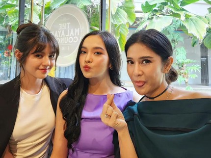 Foto Bareng Lyodra & Vonny Felicia, Dian Sastrowardoyo Disebut Awet Muda Tak Kalah Cantik