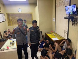 Diduga Hendak Tawuran, 31 Remaja Bersajam Diamankan Saat Reuni di Jakpus