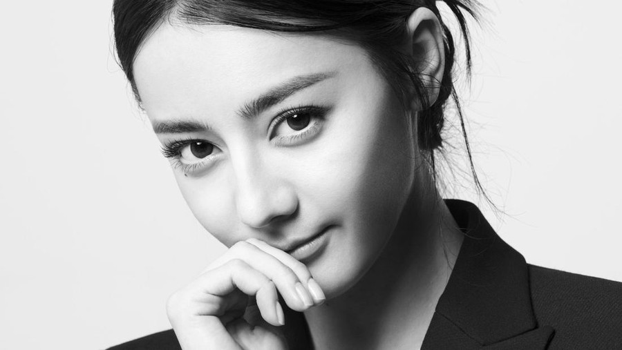 Dilraba Dilmurat diumumkan sebagai brand ambassador DIOR
