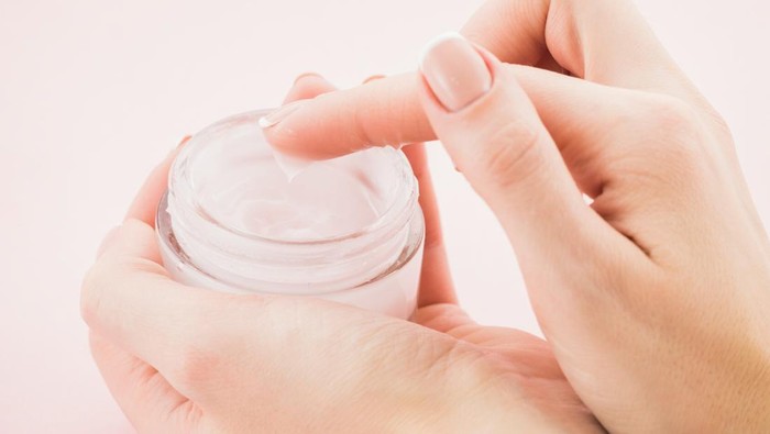 Ilustrasi pakai skincare