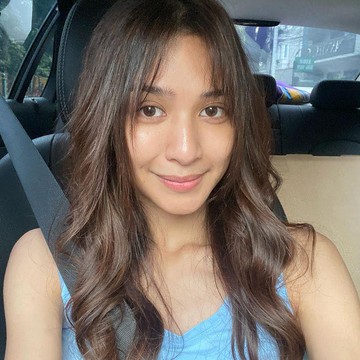 8 Potret Cantik Mikha Tambayong Usai Menikah, Punggung Jadi Sorotan