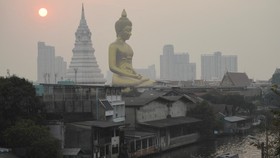 FOTO: Polusi Udara Bangkok, Warga Diimbau Tetap di Rumah