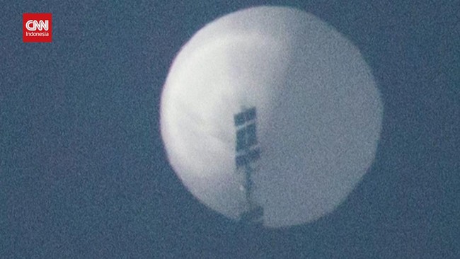 AS telah menyiapkan jet tempur untuk menembak jatuh balon mata-mata milik sipil China, serta terus memantau penerbangan balon tersebut.