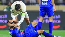 Ronaldo Bikin Keributan Lawan Al Fateh, Pemain Cedera Dipaksa Bangun