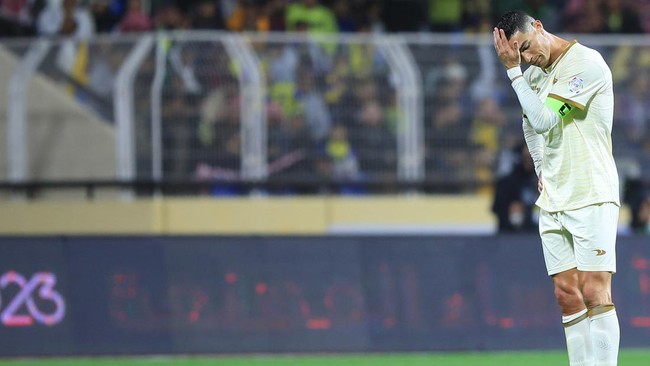 Pemain Al Nassr Bongkar 'Masalah' Ronaldo di Arab Saudi Pemain Al Nassr asal Brasil Luis Gustavo membongkar masalah yang menghambat Cristiano Ronaldo di Liga Arab Saudi.