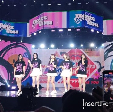 Tangisan Lia Jadi Penutup Manis Konser ITZY di Jakarta