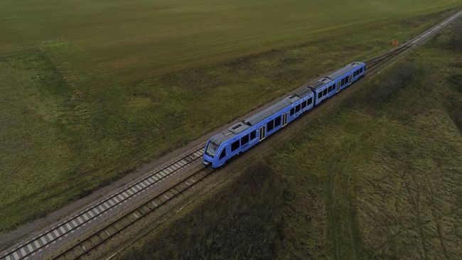 Kereta api merupakan moda transportasi yang membuat pelancong bisa menikmati perjalanan, tapi bagaimana jika rutenya sepanjang 9.259 kilometer?