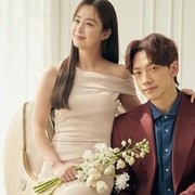 Inspirasi Outfit ala Pasangan Selebriti Korea untuk Fancy Date di Hari Valentine!