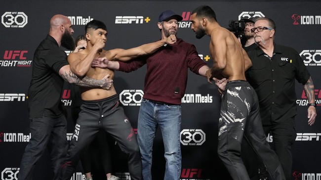 Link Live Streaming Road to UFC: Jeka Saragih vs Anshul Jubli Berikut link live streaming Road to UFC antara Jeka Saragih dan Ansul Jubli yang akan bertarung di UFC Apex, Nevada, Minggu (5/2).