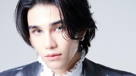 Jeff Satur Cerita Menanti Album 10 Tahun di CNNIndonesia.com