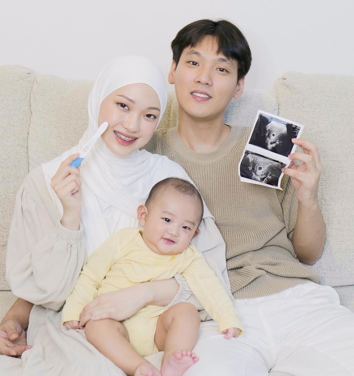 Daehoon dan Julia Prastini telah menyambut kedatangan anak kedua mereka. Intip potret perjalanan mereka dari hamil hingga melahirkan berikut ini yuk, Bunda!
