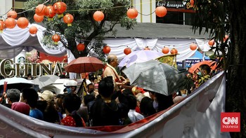 FOTO: Kirab Toa Pe Kong Ramaikan Cap Go Meh di Glodok