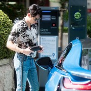 Deretan Mobil Mewah Milik Selebriti Korea, dari Bae Suzy Hingga Lee Je Hoon!