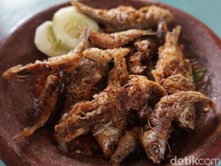 Menjajal Sambal Wader Legendaris di Mojokerto