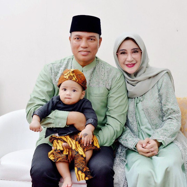 <p>Kini, Rafaizan Rakhan Athallah sudah berusia 6 bulan. Uut Permatasari dan Tri Goffarudin Pulungan juga telah merayakan momen spesial untuknya. (Foto: Instagram @uutpermatasari)</p>