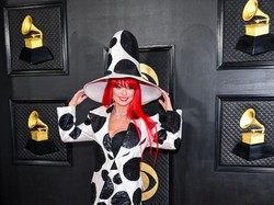 Shania Twain Tampil Heboh di Grammys 2023, Disebut Mirip Cruella de Vil