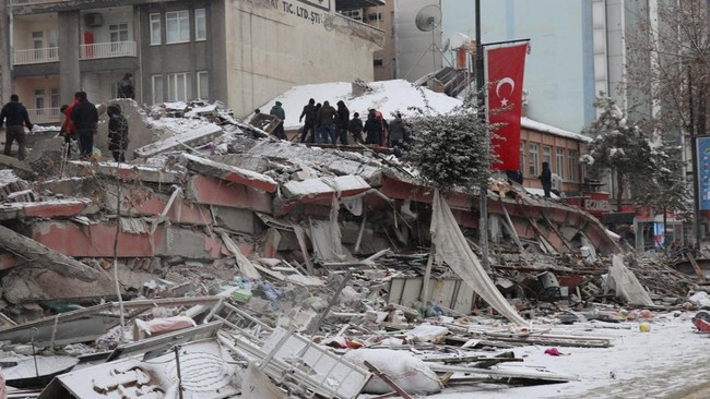 Korban meninggal dunia akibat gempa Turki-Suriah pada Senin (6/2) bertambah menjadi 9.638 jiwa hari ini Rabu (8/2).