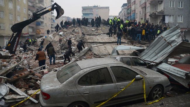 Kedutaan Besar RI Turki di Ankara menyampaikan klarifikasi bahwa dua WNI meninggal dunia imbas gempa di Turki pada Senin (6/2).
