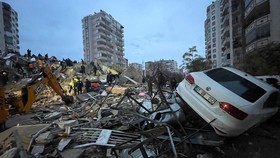 FOTO: Luluh Lantak Turki Diguncang Gempa Magnitudo 7,7