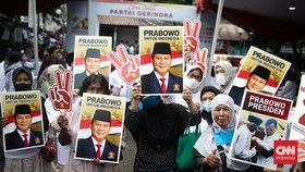 FOTO: Prabowo Puji 'Tendangan' Jokowi saat HUT Gerindra di Ragunan