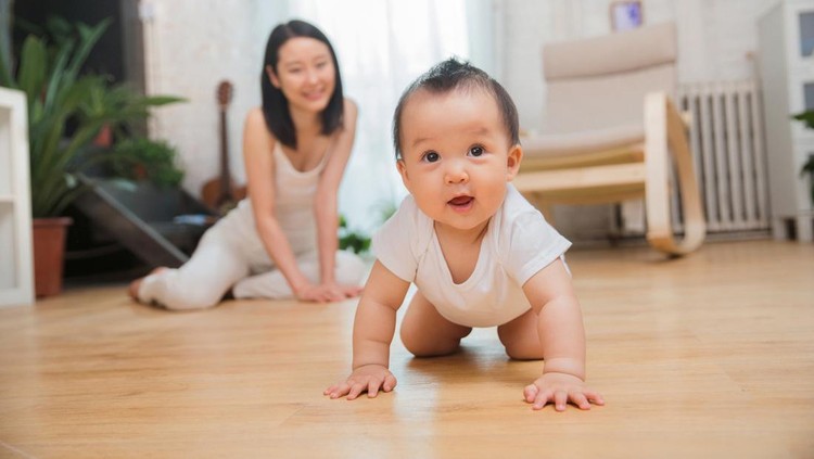 Ilustrasi Bahaya Melewati Fase Merangkak Mother and baby