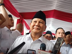 Prabowo soal Sandi Dijodohkan dengan Anies: Dia Taat Keputusan Partai